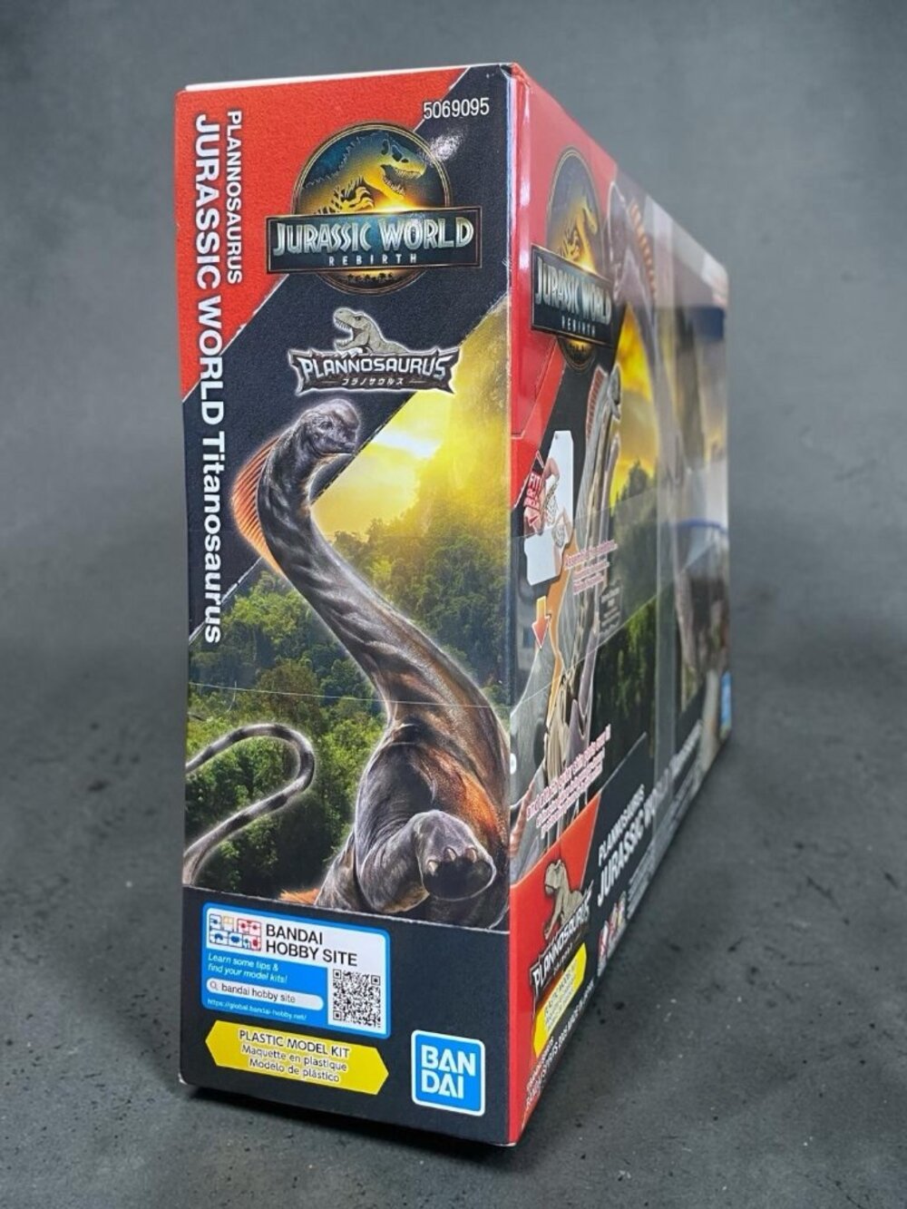 Bandai Hobby Jurassic World  Plannosaurus  Titanosaurus Skeleton Model Kit